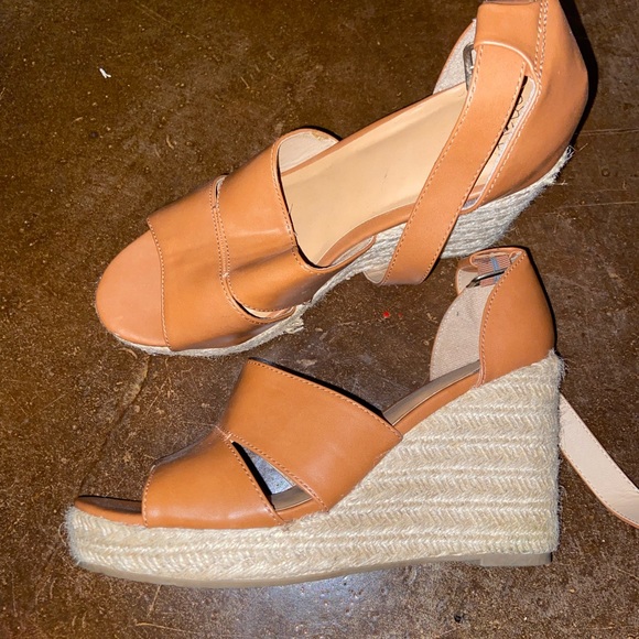 Shoes - Brown wedge sandals